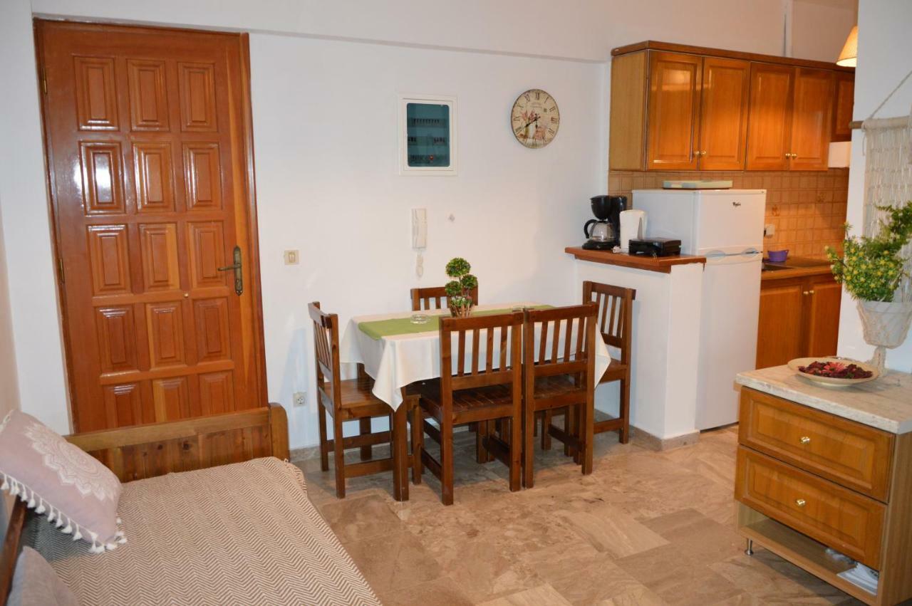 Maria Parameriti Apartments Порос Экстерьер фото